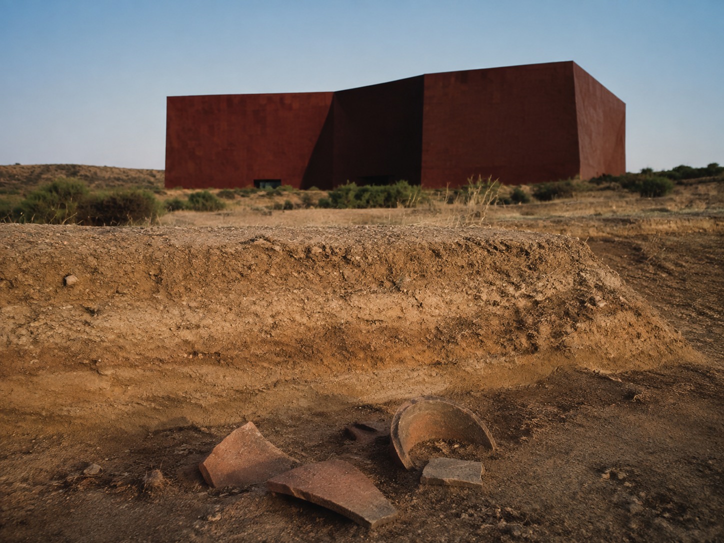 An original editorial interpretation of Troy Museum in Çanakkale