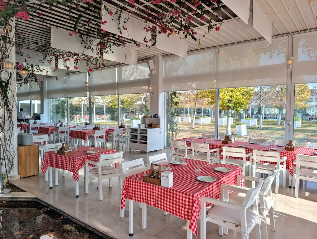 The sunlit dining room at Piknik Lokantası in Çorlu